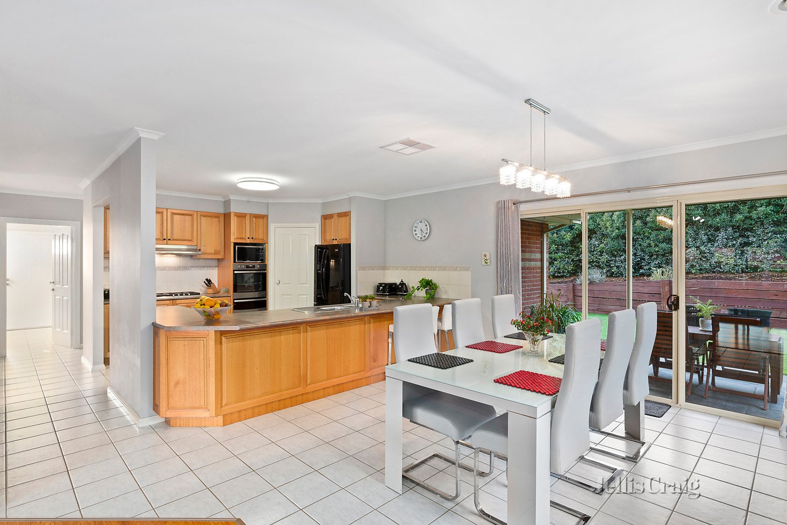 4 Sunshine Close, Greensborough image 3