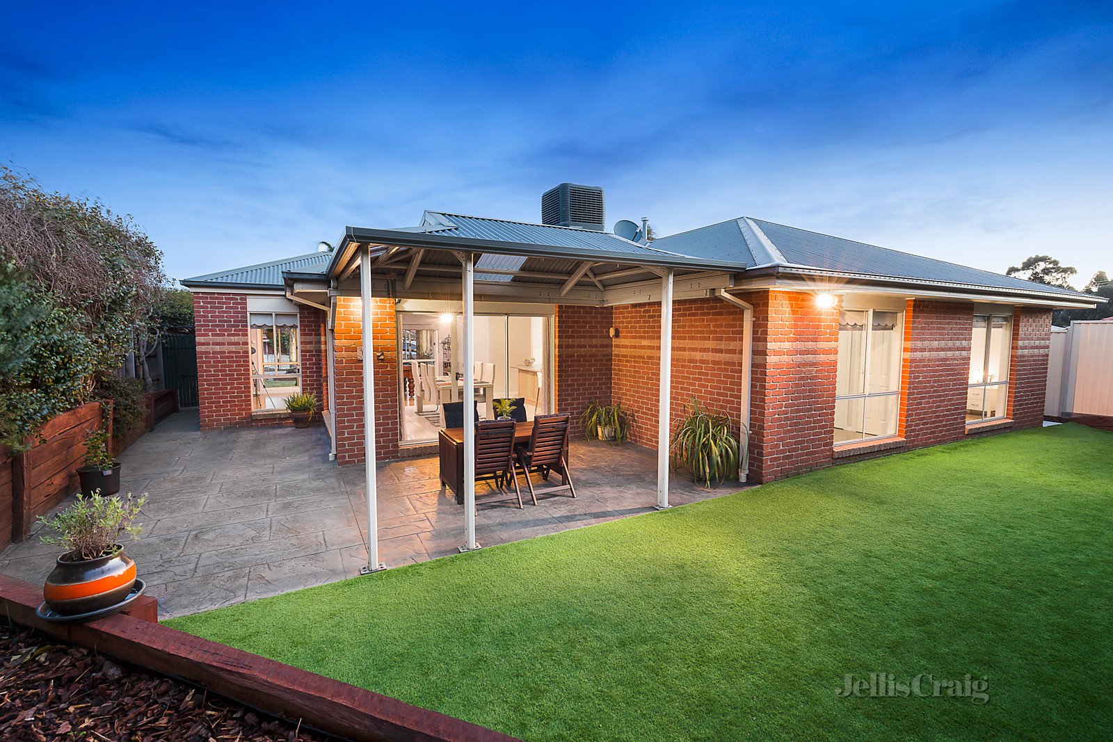 4 Sunshine Close, Greensborough image 9