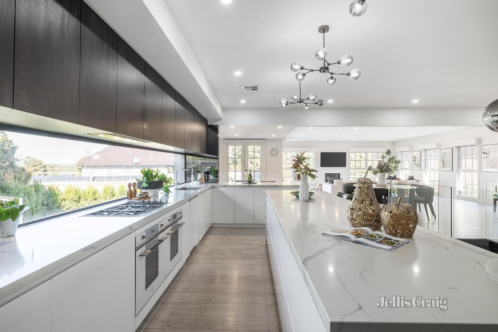 4 Sylvan Court, Kew image 5