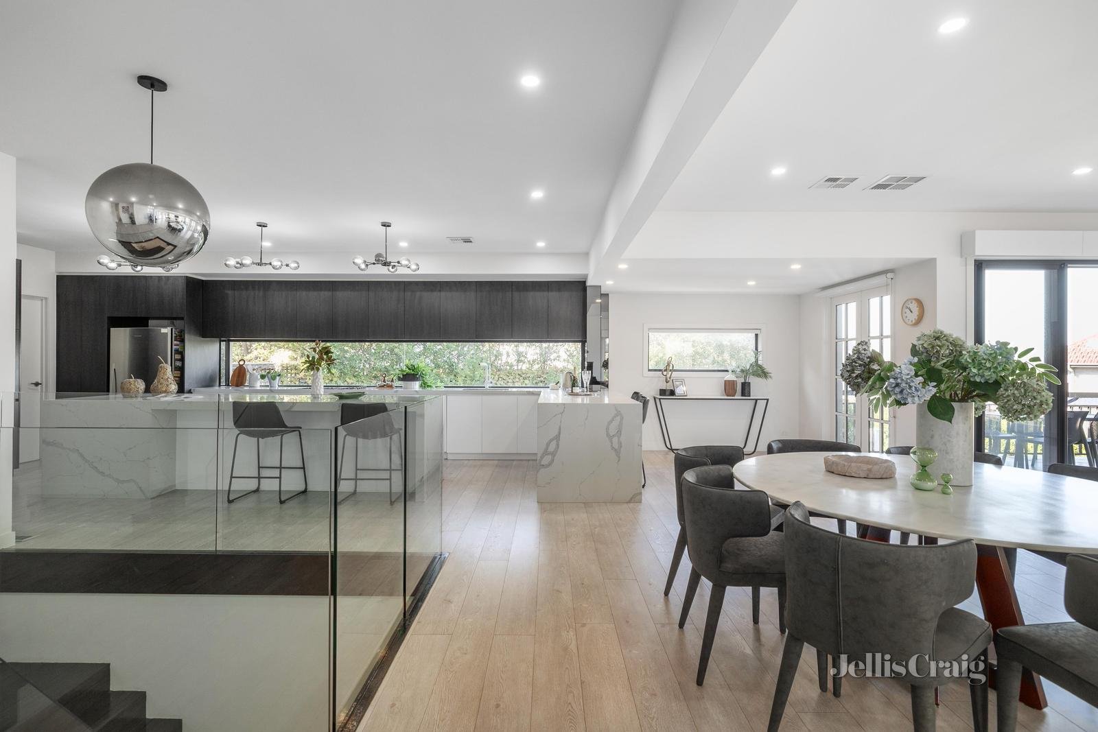 4 Sylvan Court, Kew image 6
