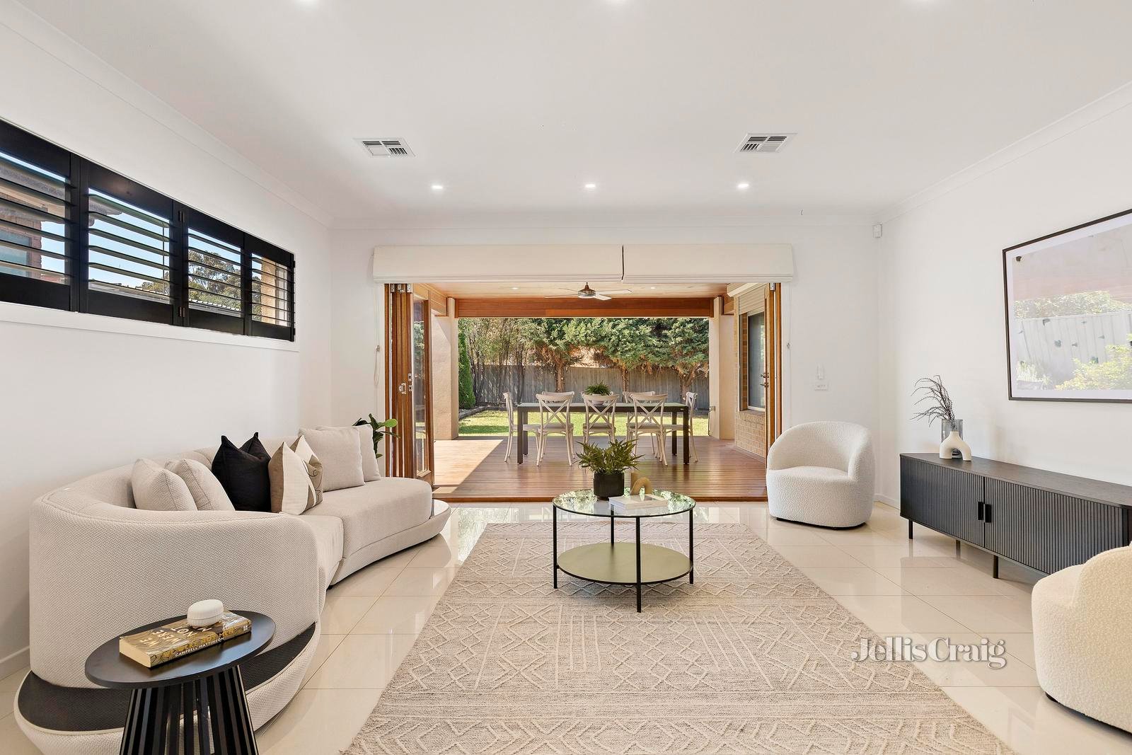 4 Sylvan Grove, Pascoe Vale image 2