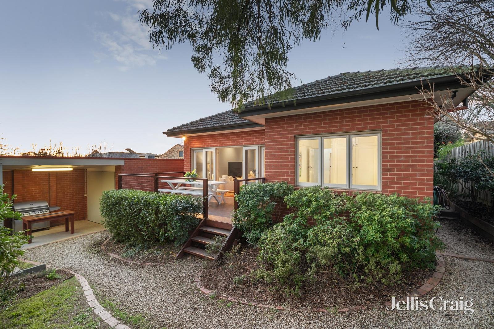 4 Thistle Street, Surrey Hills image 8