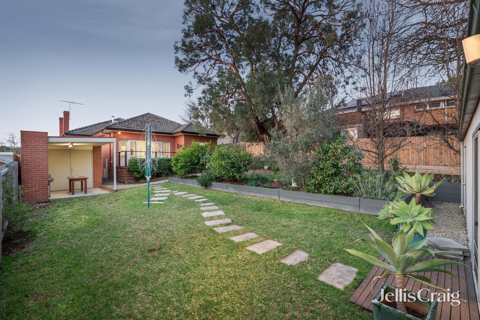 4 Thistle Street, Surrey Hills image 9