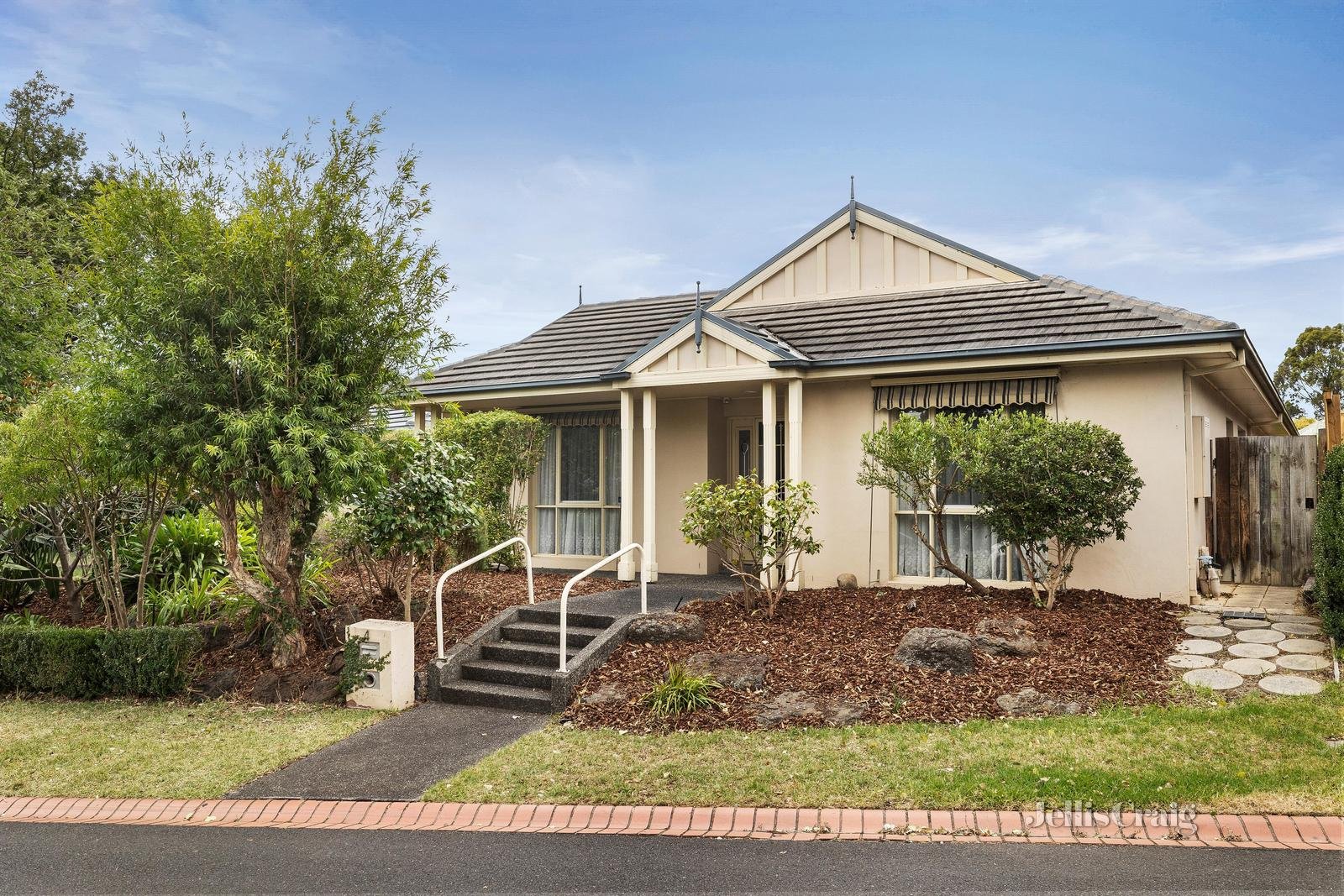 4 Vaughan Crescent, Kew image 1