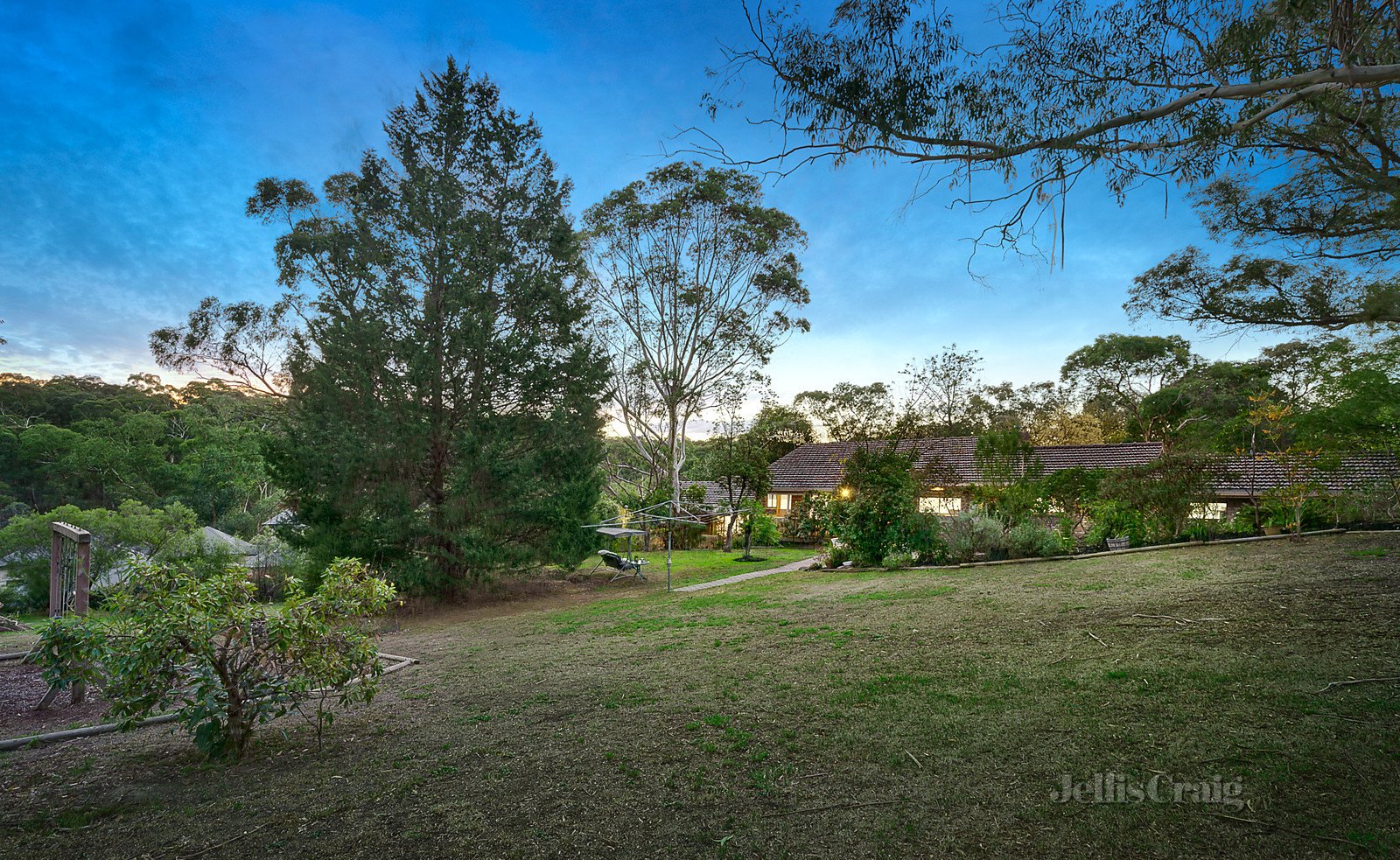 4 Vincent Road, Park Orchards image 10