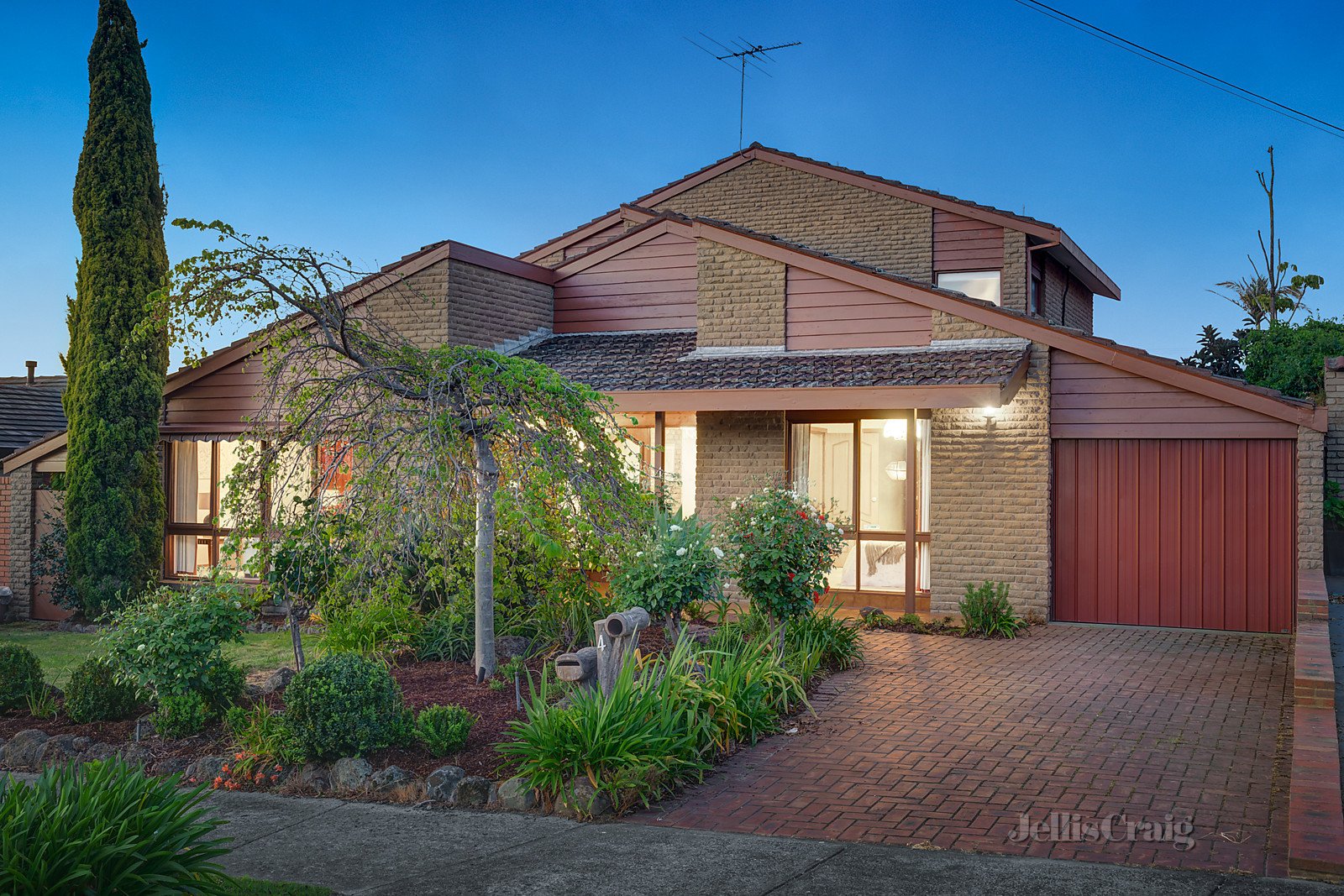 4 Virginia Court, Bulleen image 2