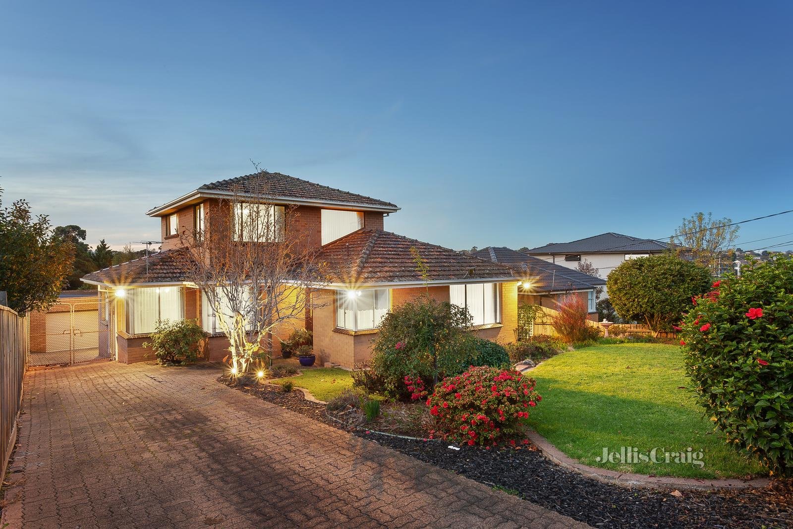 4 Vision Street, Strathmore image 1