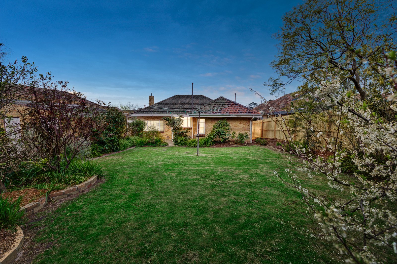 4 Waratah Avenue, Burwood image 5