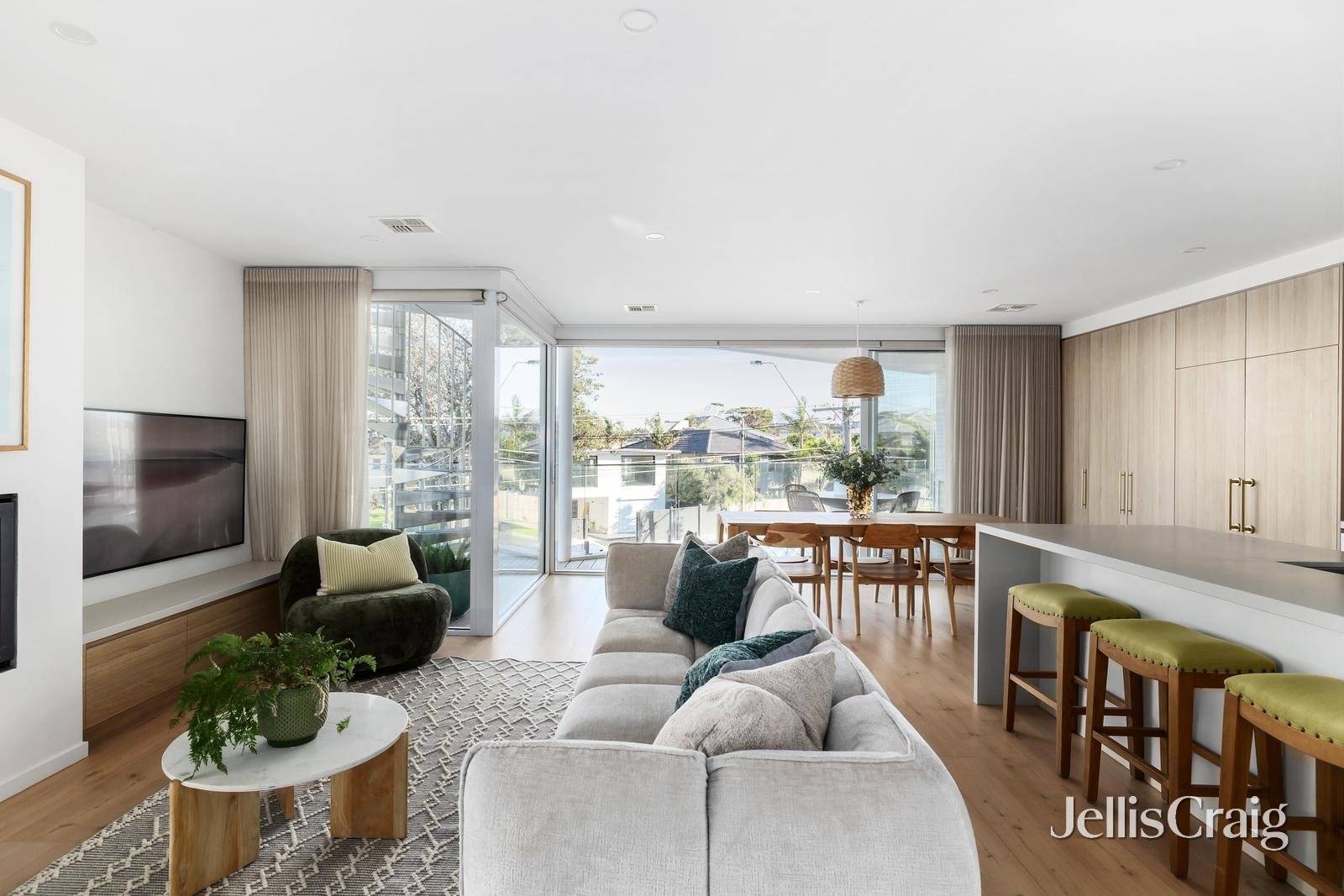 4 Warrigal Road, Parkdale image 2