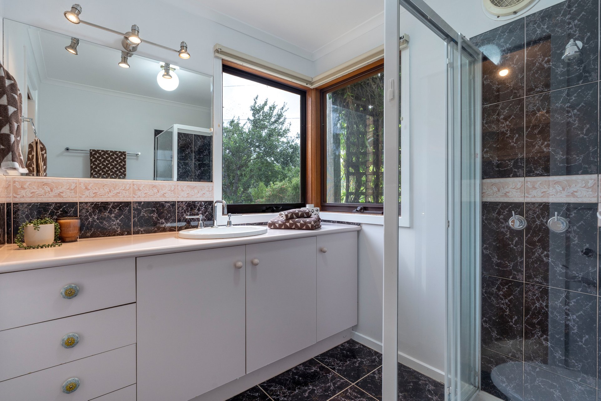 Property Gallery Thumbnail 15