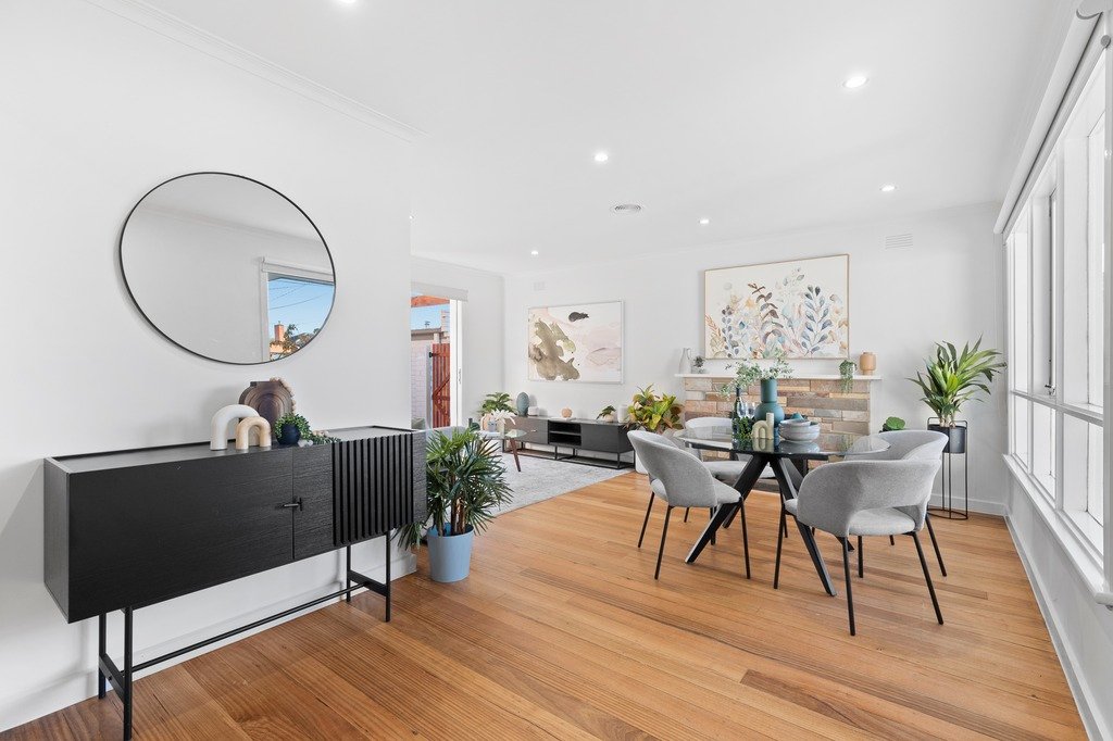 4 Willow Avenue, Cheltenham image 2