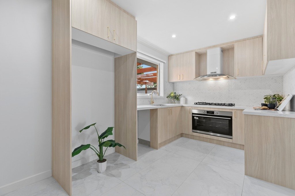 4 Willow Avenue, Cheltenham image 6