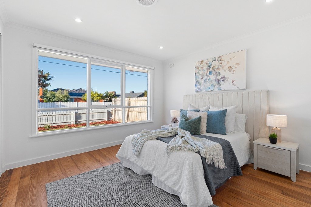 4 Willow Avenue, Cheltenham image 7