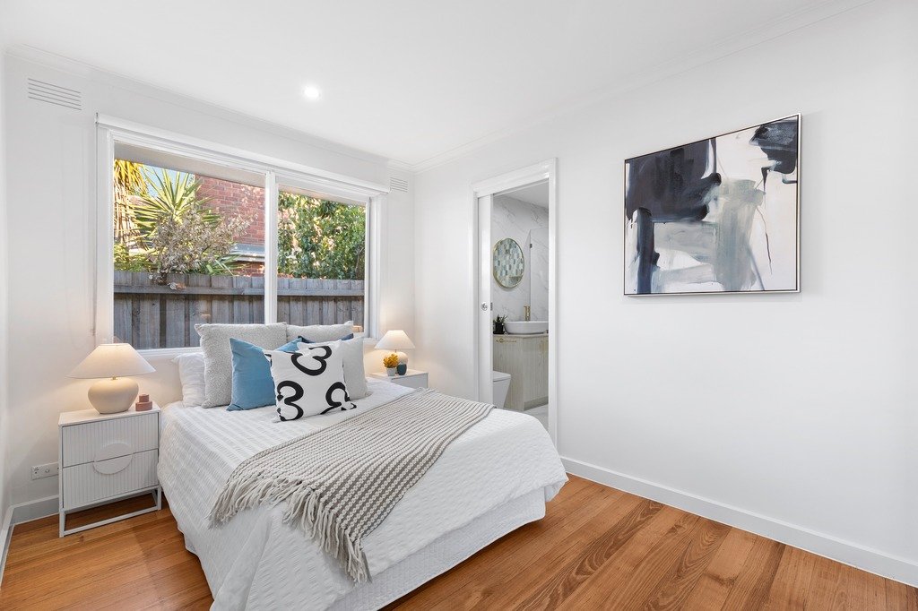 4 Willow Avenue, Cheltenham image 9