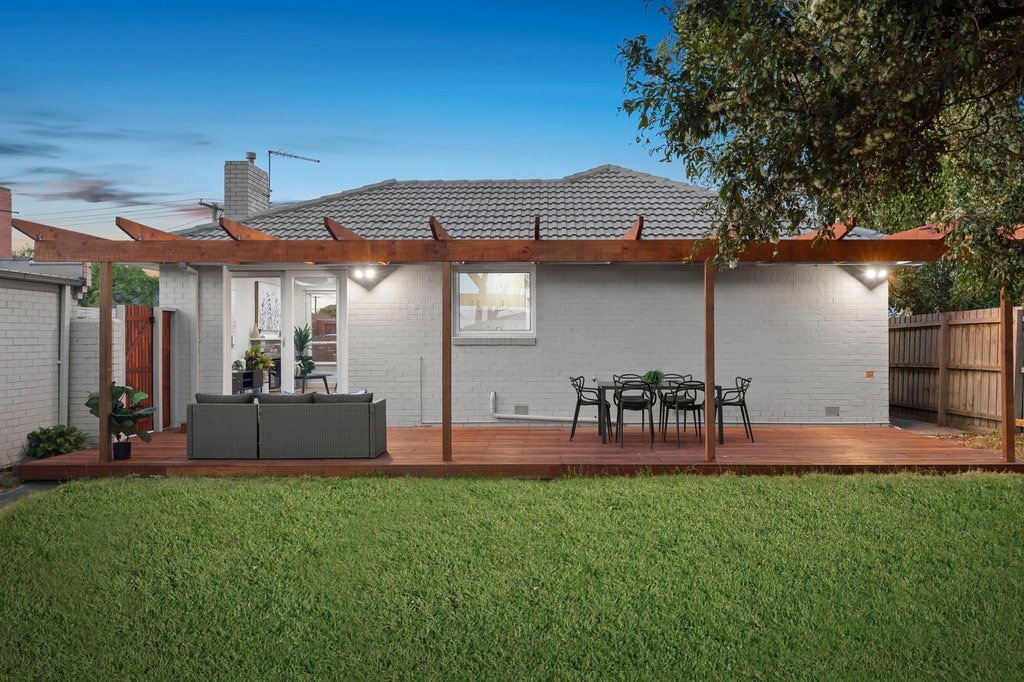 4 Willow Avenue, Cheltenham image 13