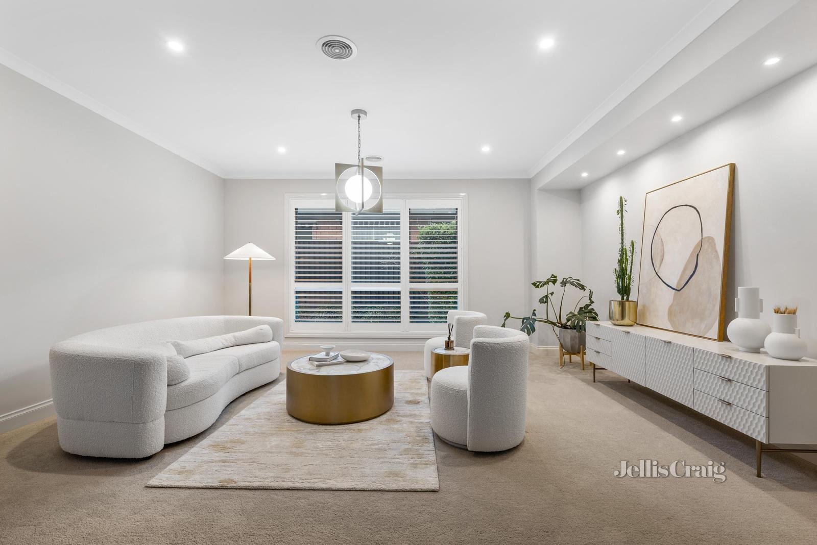 4 Willow Avenue, Glen Waverley image 2