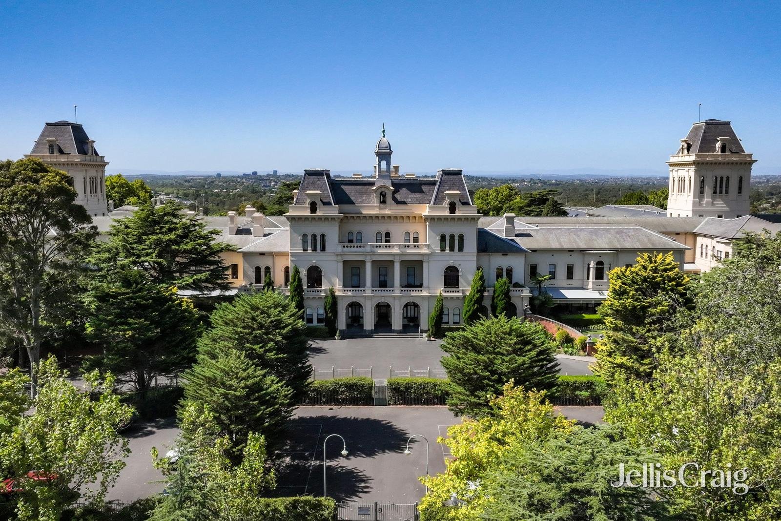 4 Wiltshire Drive, Kew image 22