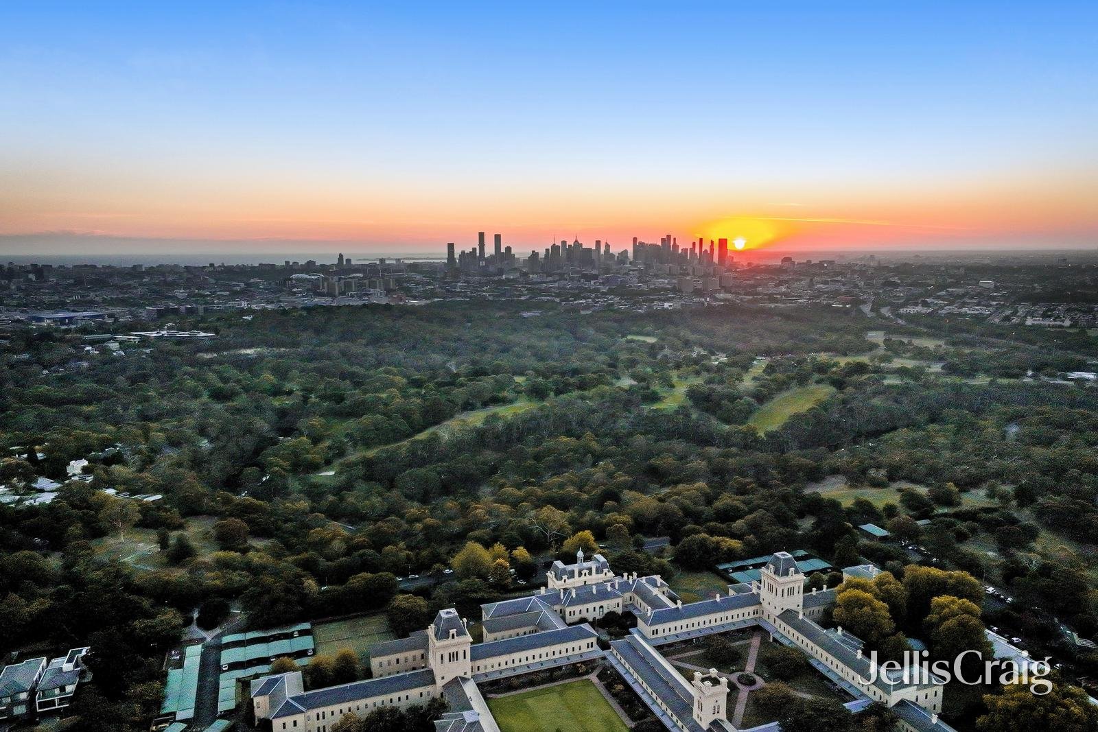 4 Wiltshire Drive, Kew image 23