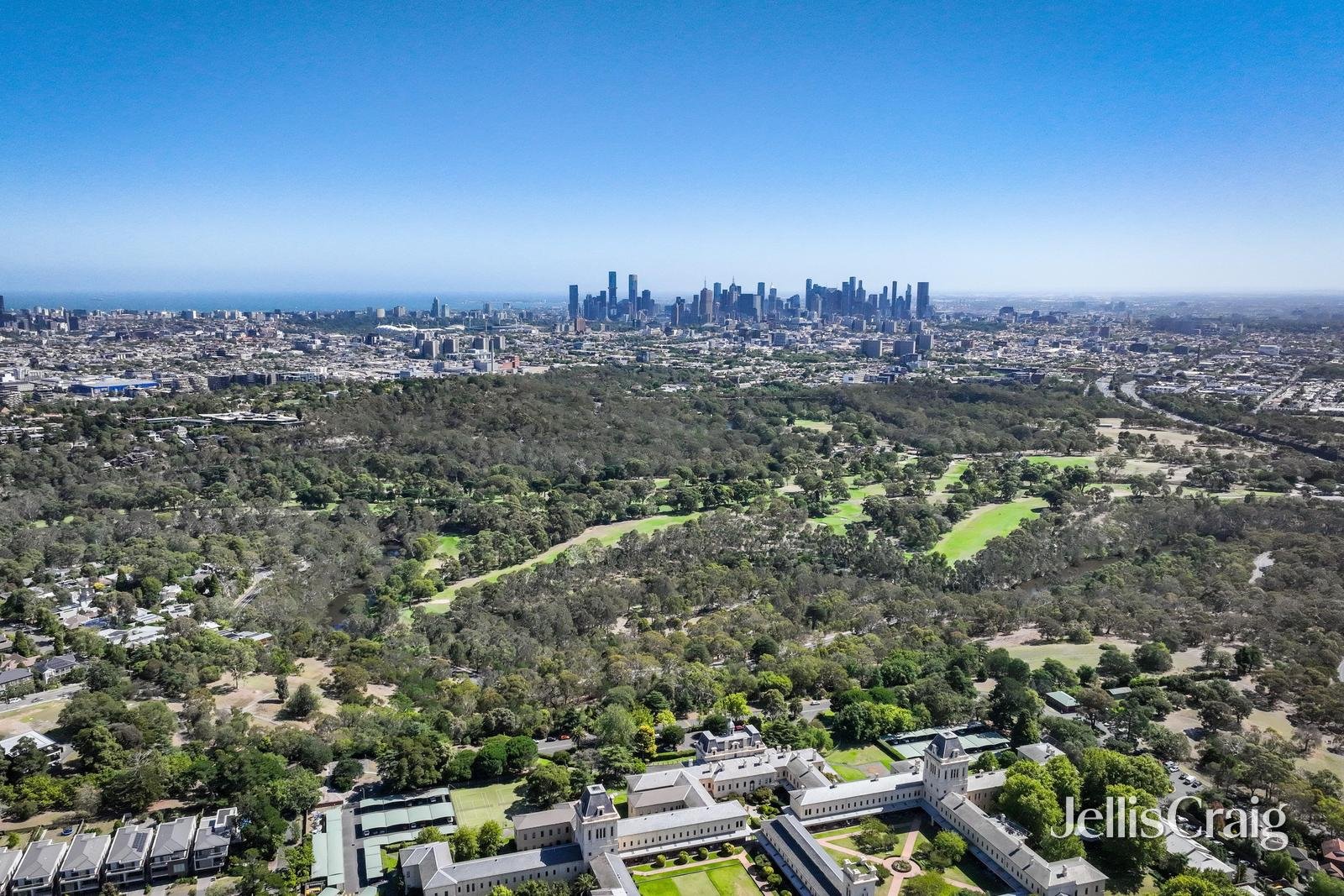 4 Wiltshire Drive, Kew image 26