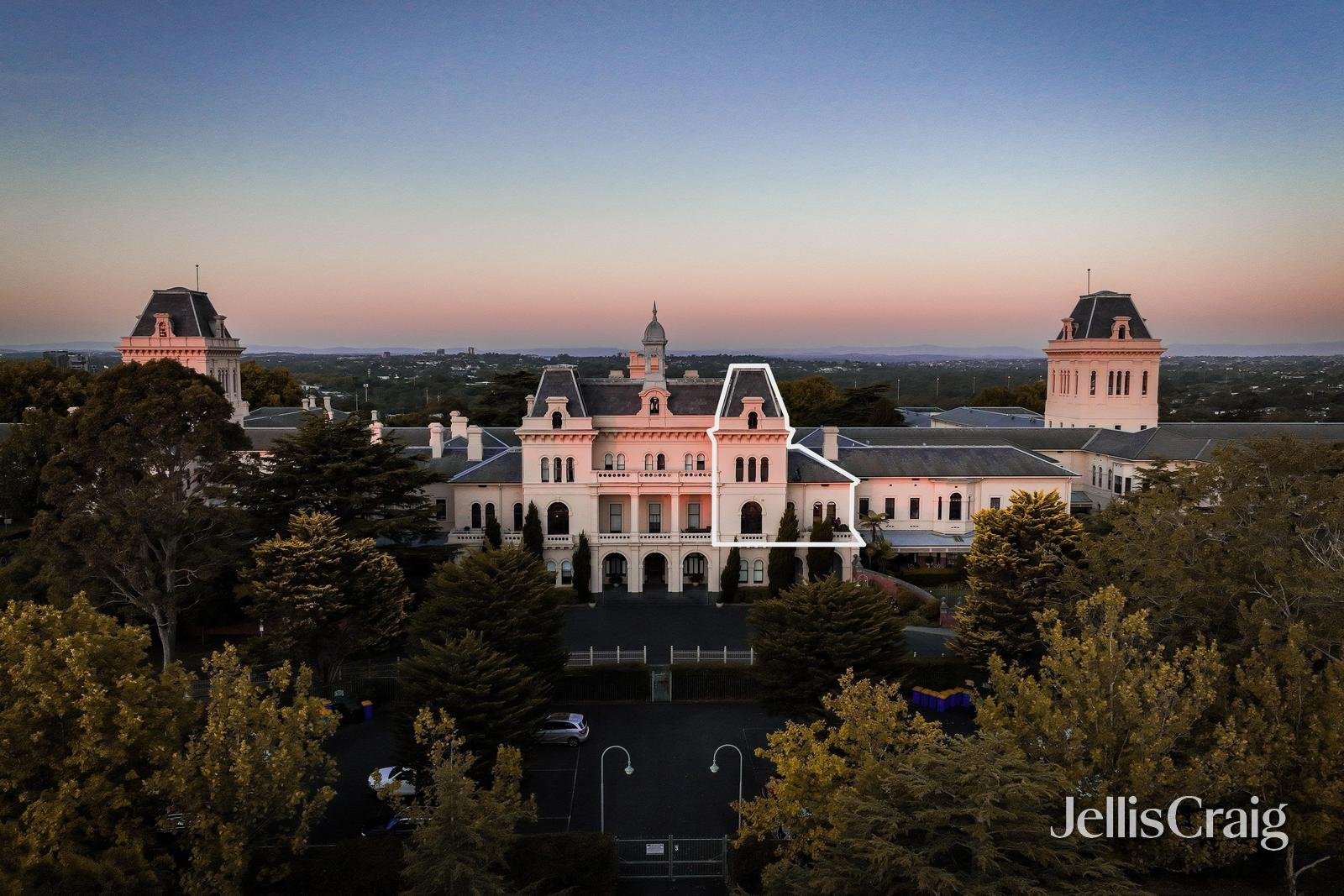 4 Wiltshire Drive, Kew image 27