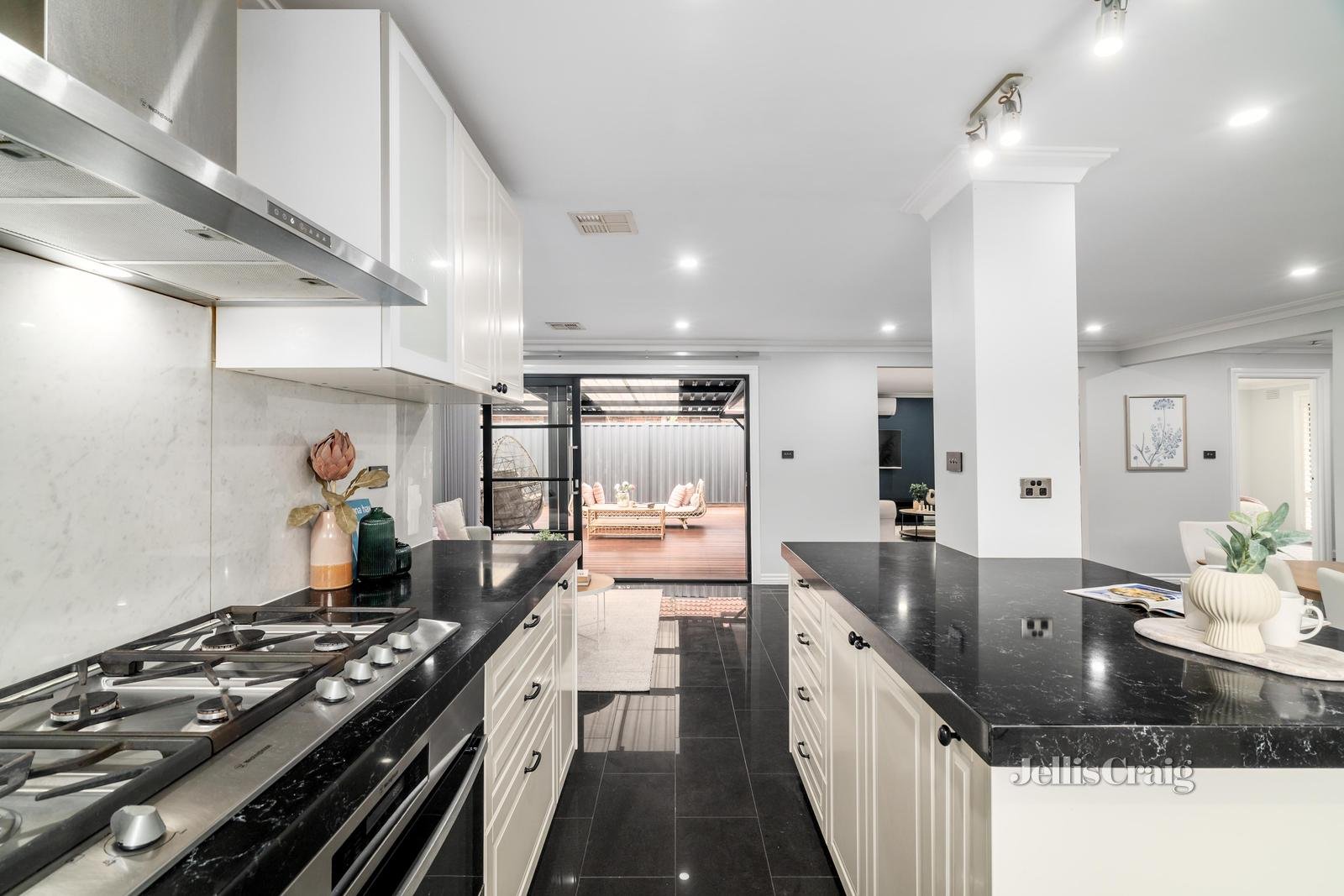 4 Windermere Crescent, Mulgrave image 5