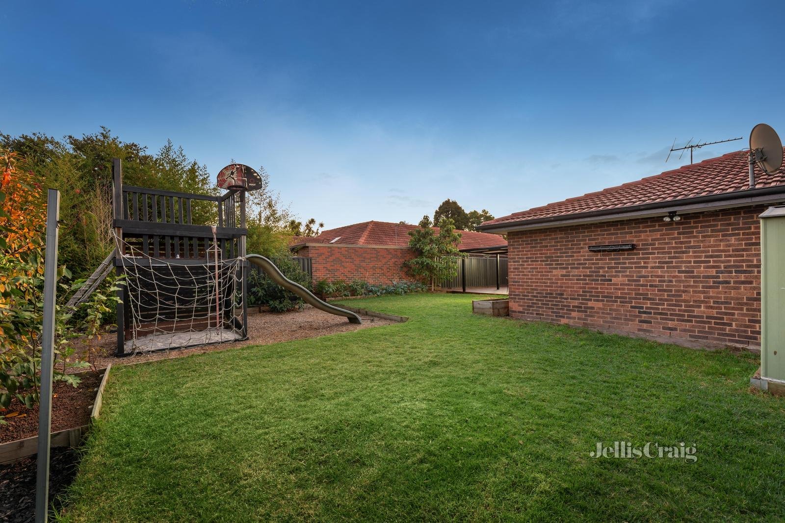 4 Windermere Crescent, Mulgrave image 11
