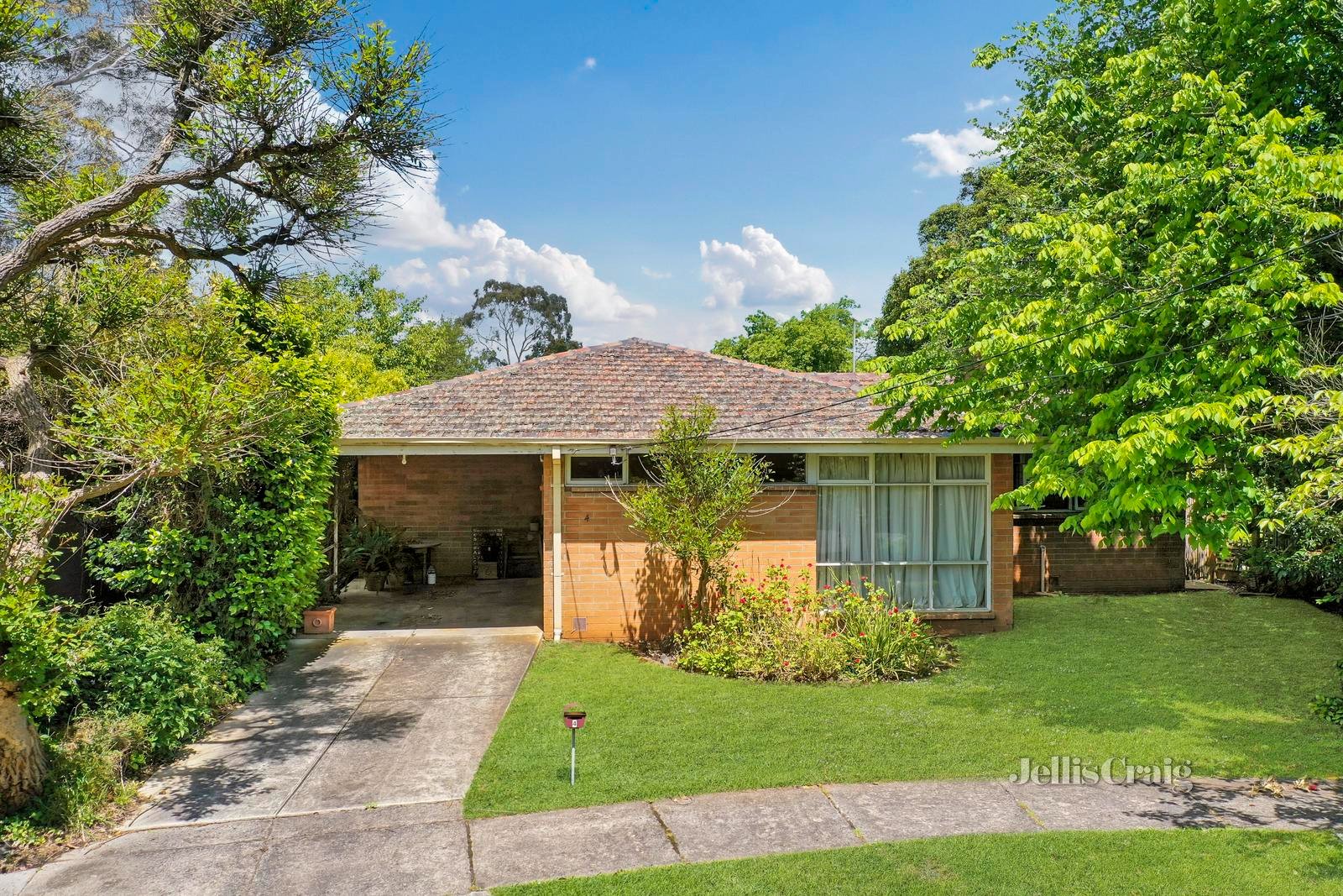 4 Windouran Drive, Mitcham image 1