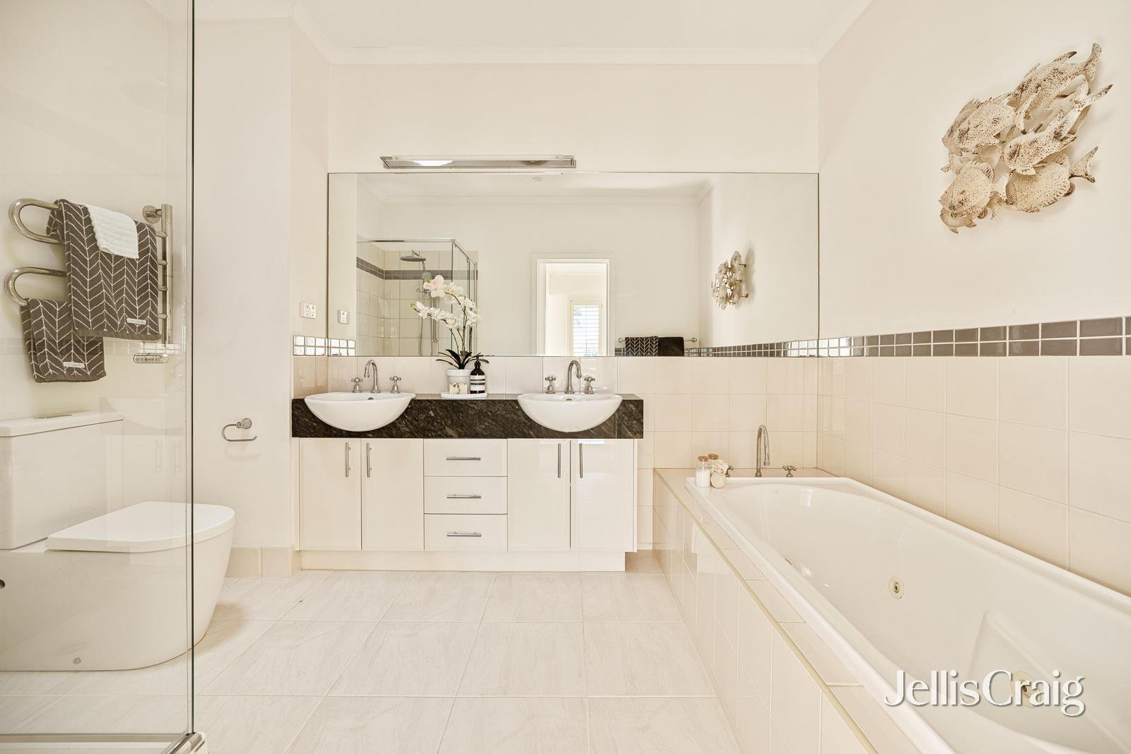 4 Wolstenholme Gardens, Bonbeach image 7