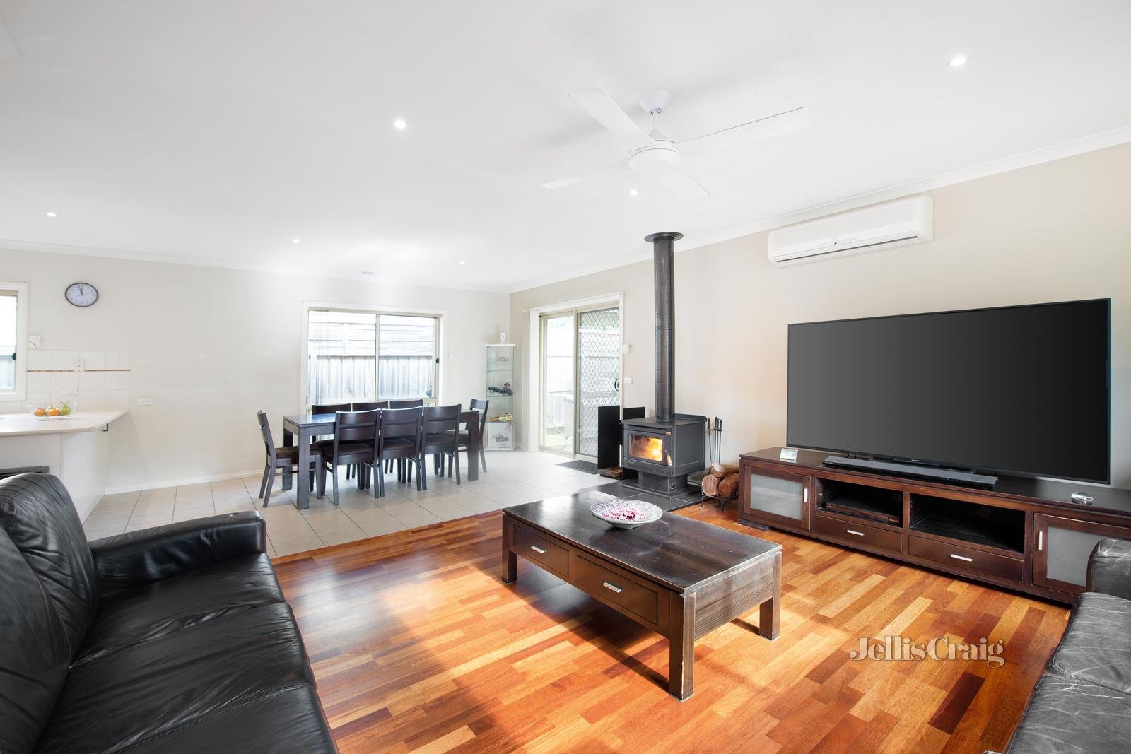 4 Wonga Mews, South Morang image 3