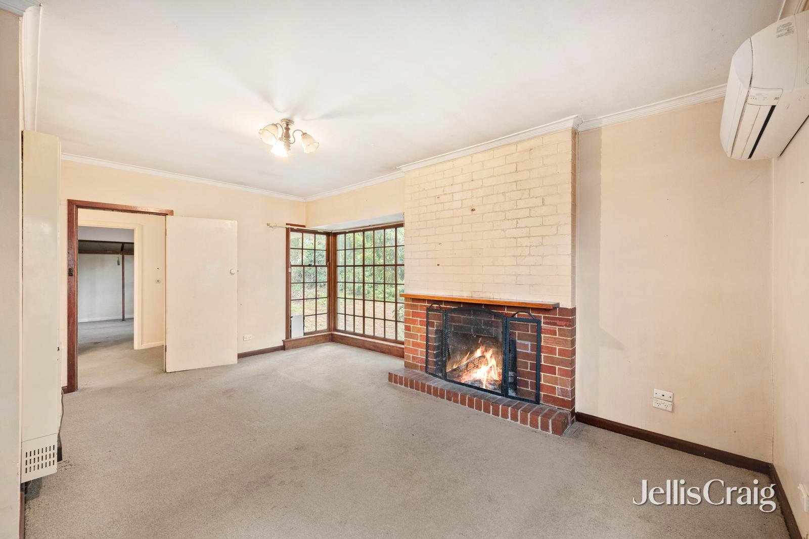 4 Woodland Avenue, Croydon image 4
