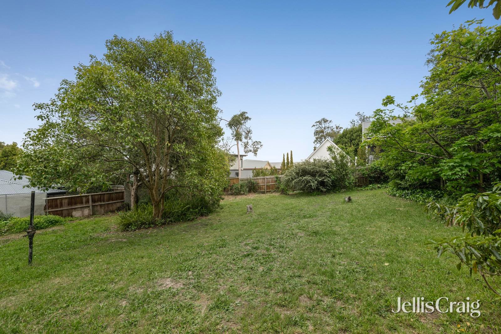 4 Woodland Avenue, Croydon image 6