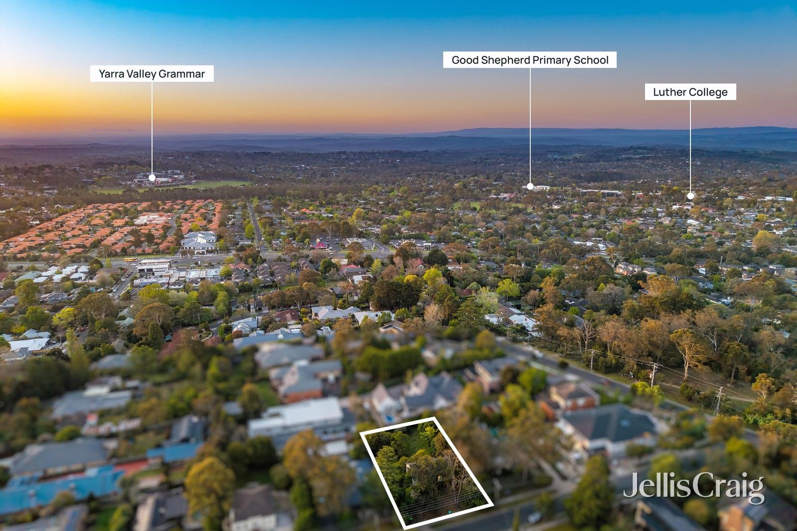 4 Woodland Avenue, Croydon image 10