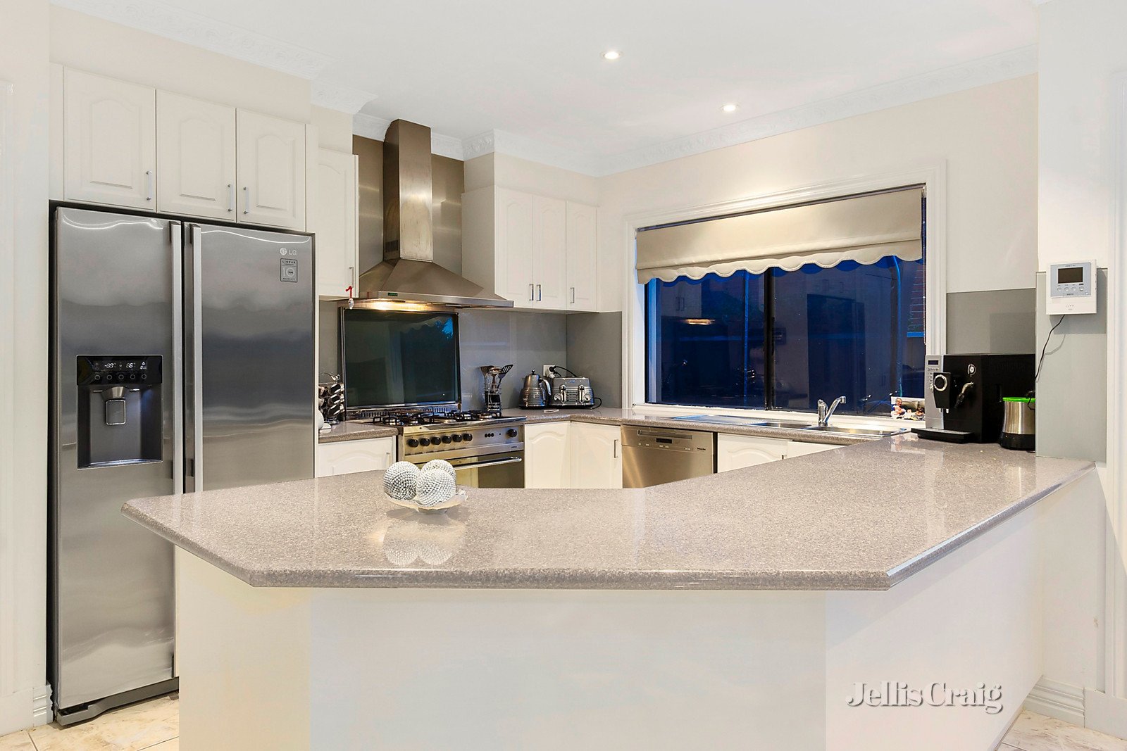 4 Woodlands Edge, Templestowe image 4