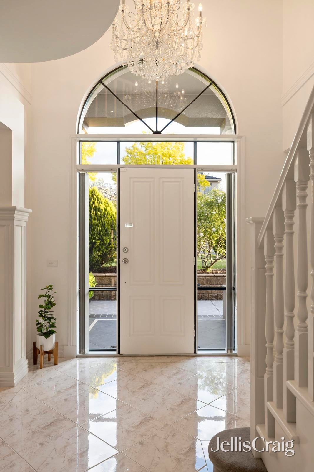 4 Woodlands Edge, Templestowe image 3