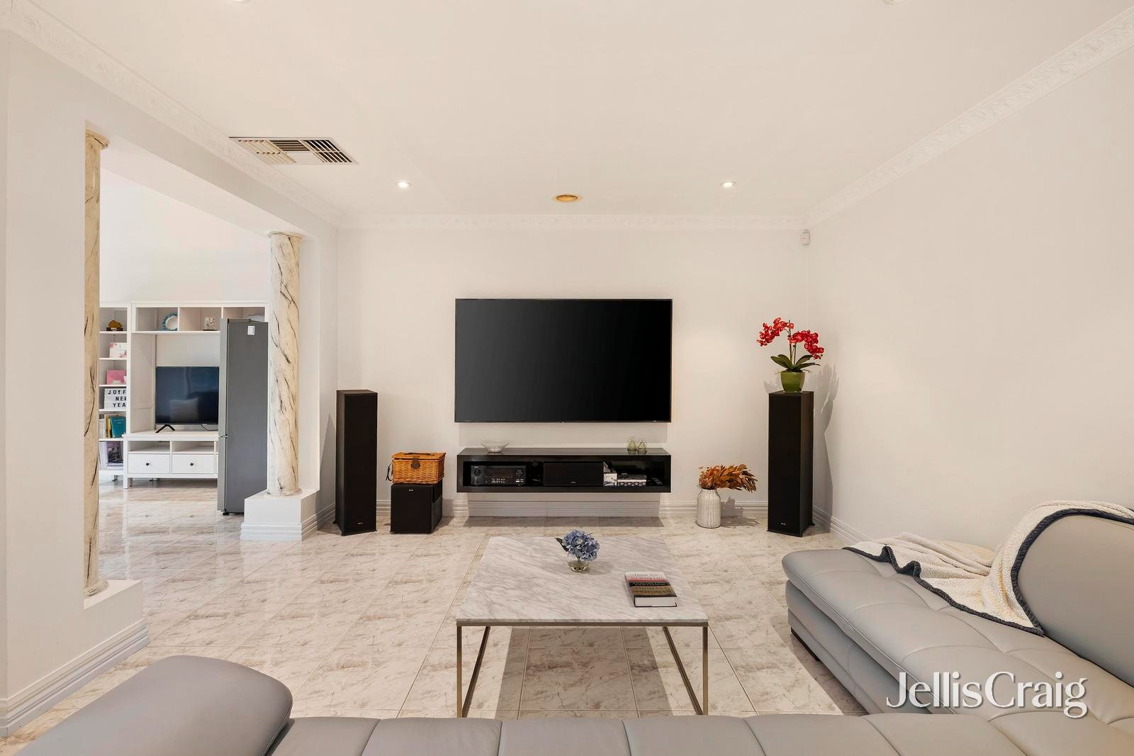 4 Woodlands Edge, Templestowe image 4