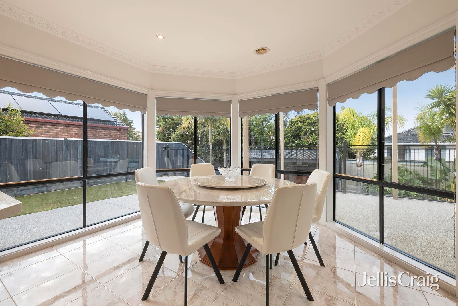 4 Woodlands Edge, Templestowe image 7