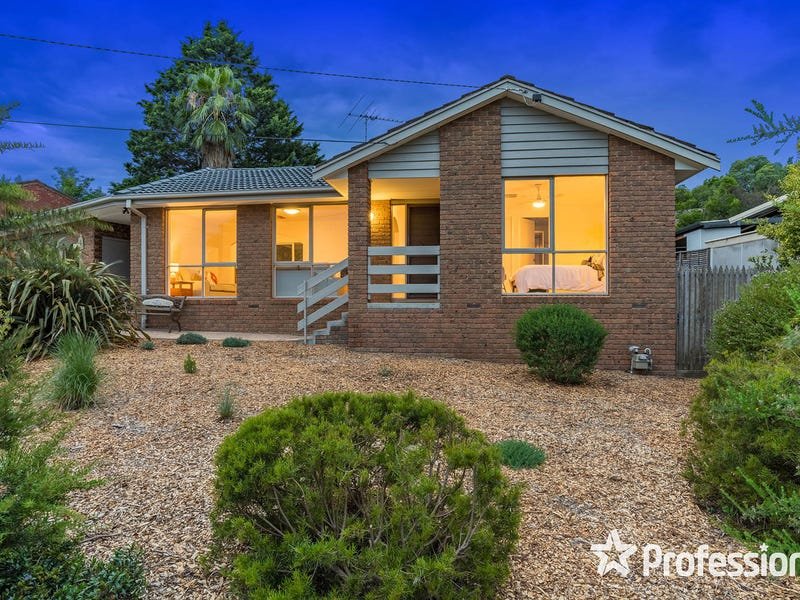 4 Wyuna Walk, Mooroolbark image 18