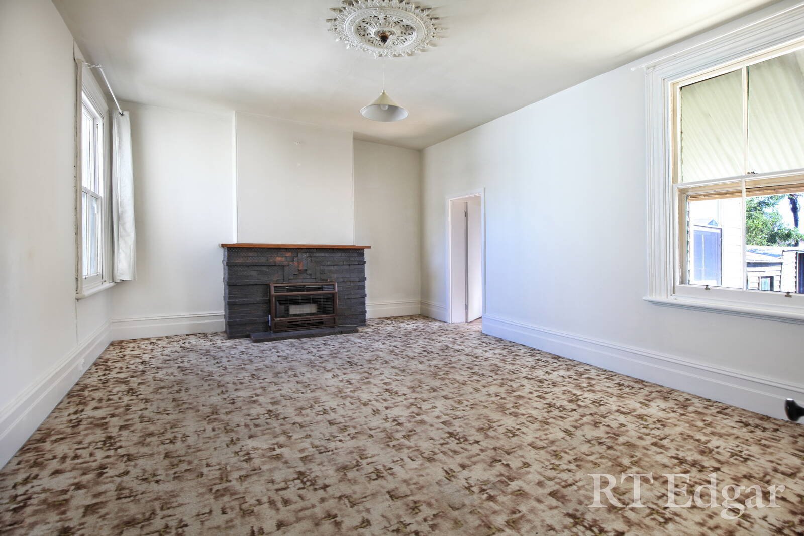 Property Gallery Thumbnail 3