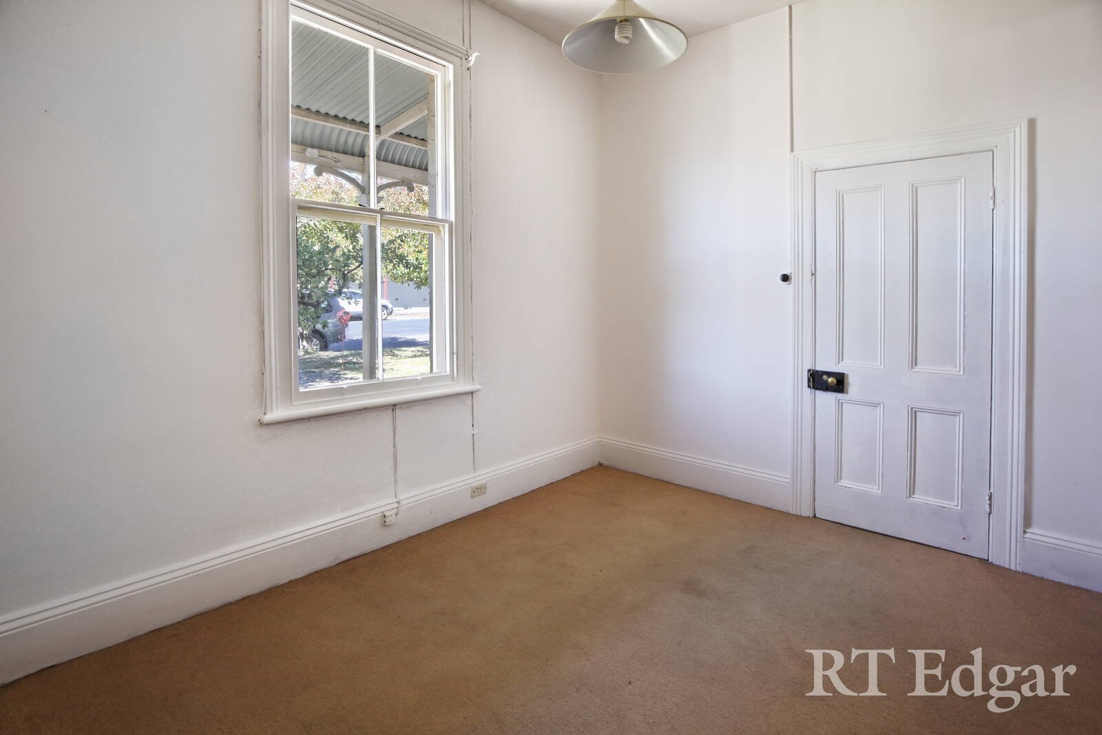 Property Gallery Thumbnail 6