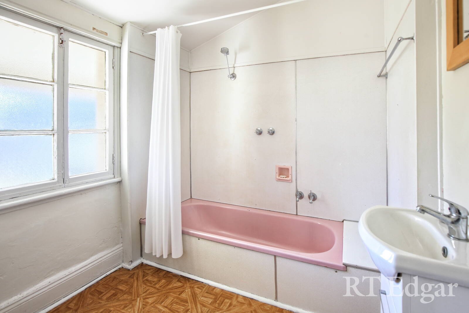Property Gallery Thumbnail 7