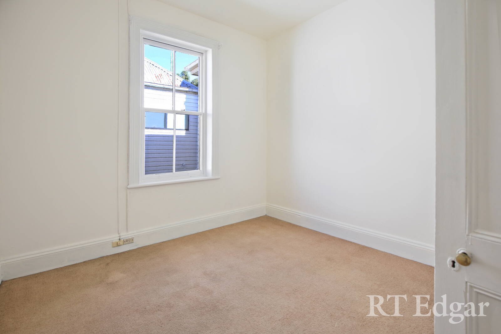 Property Gallery Thumbnail 8