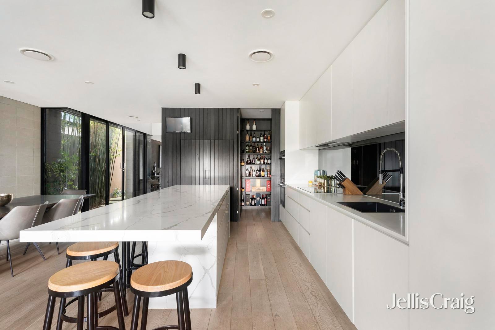 40 Allan Street, Aberfeldie image 5