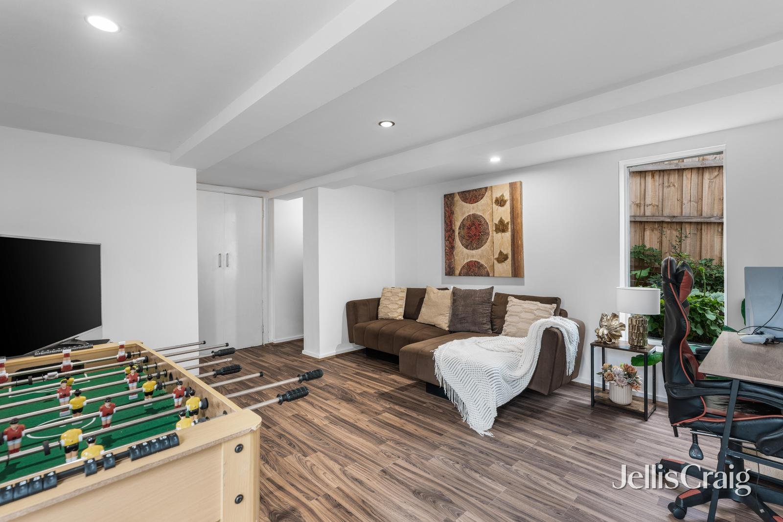 40 Atheldene Drive, Glen Waverley image 6