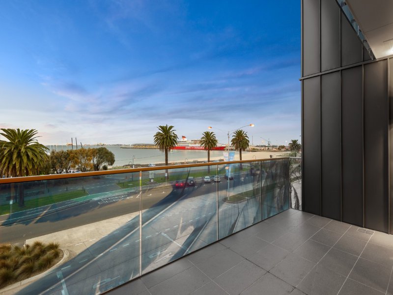 40 Beach Street, Port Melbourne image 2