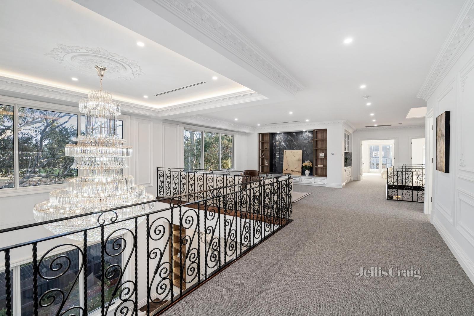40 Bennett Avenue, Mount Waverley image 4
