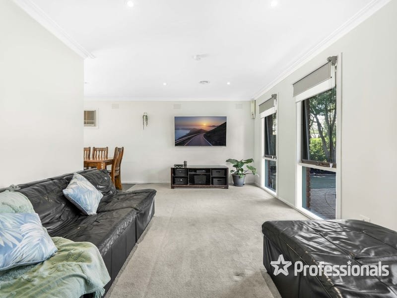 40 Blandford Crescent, Bayswater North image 2