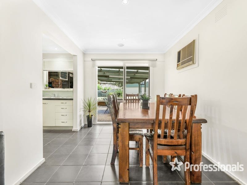 40 Blandford Crescent, Bayswater North image 5