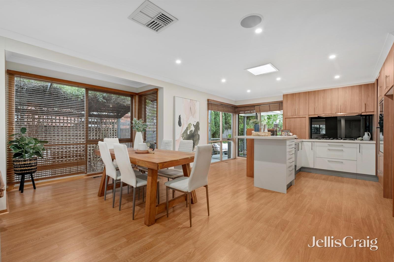 40 Canora Street, Blackburn South image 4