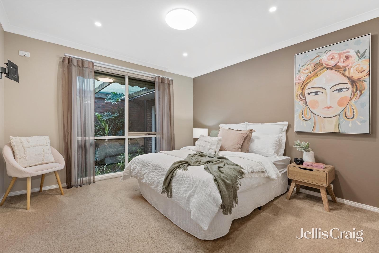 40 Canora Street, Blackburn South image 8