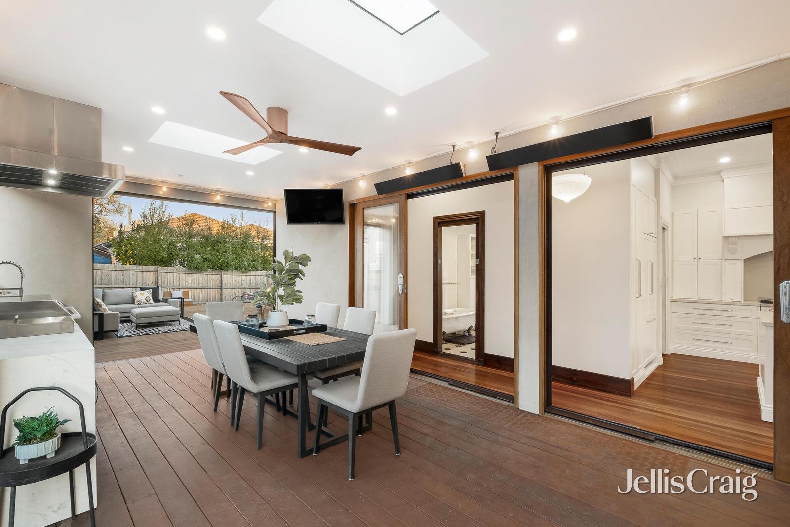 40 Carrington Street, Pascoe Vale South image 12